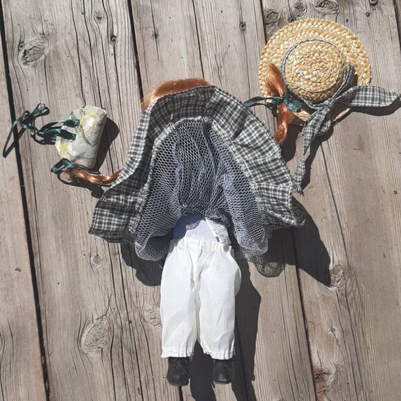 Anne of Green Gables Porcelain Doll 11" - Picture 11 of 15